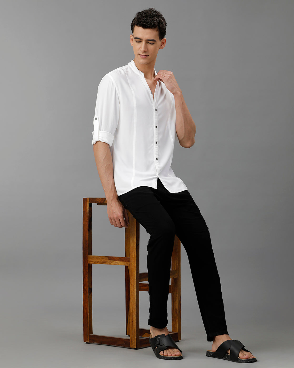 IDENTITI Men Slim Fit Mandarin Collar Solid Shirt In White.