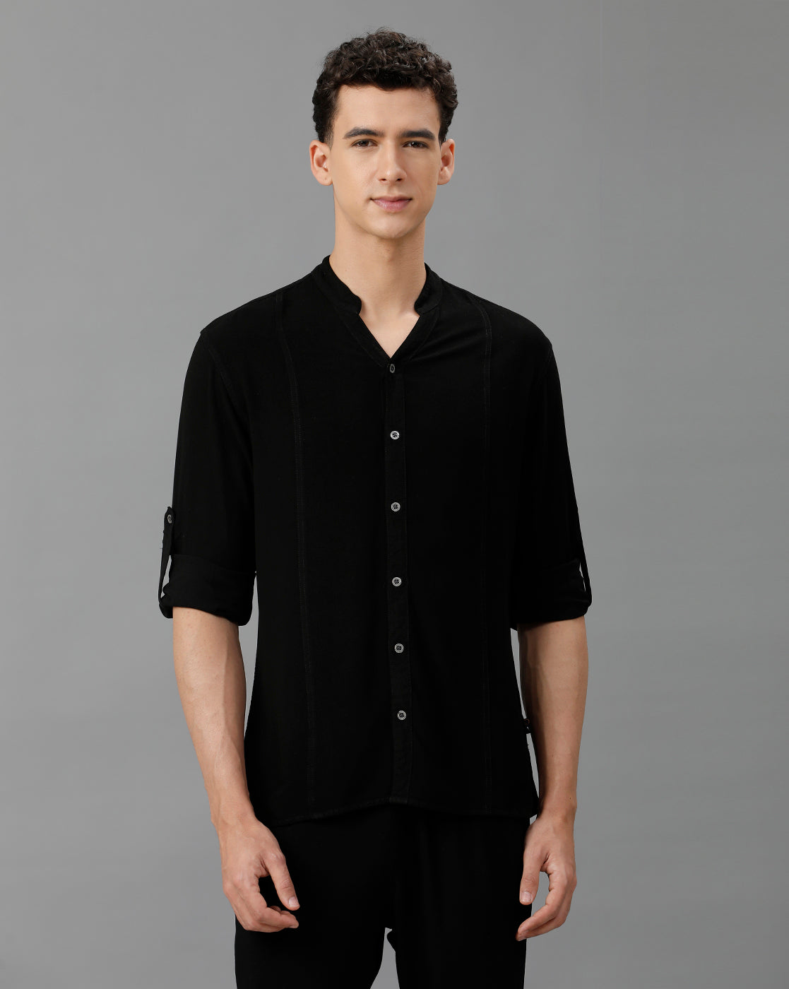 IDENTITI Men Slim Fit Mandarin Collar Solid Shirt In Black.