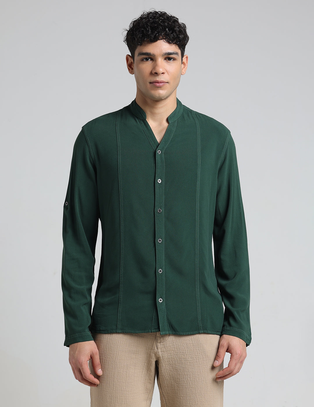 IDENTITI Men Slim Fit Mandarin Collar Solid Shirt In Green.