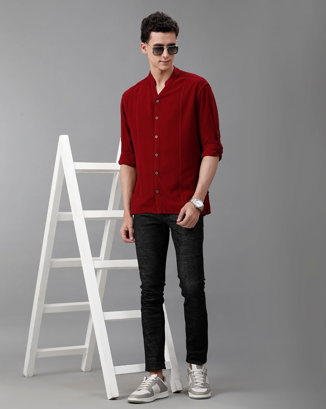 IDENTITI Men Slim Fit Mandarin Collar Solid Shirt In Maroon.