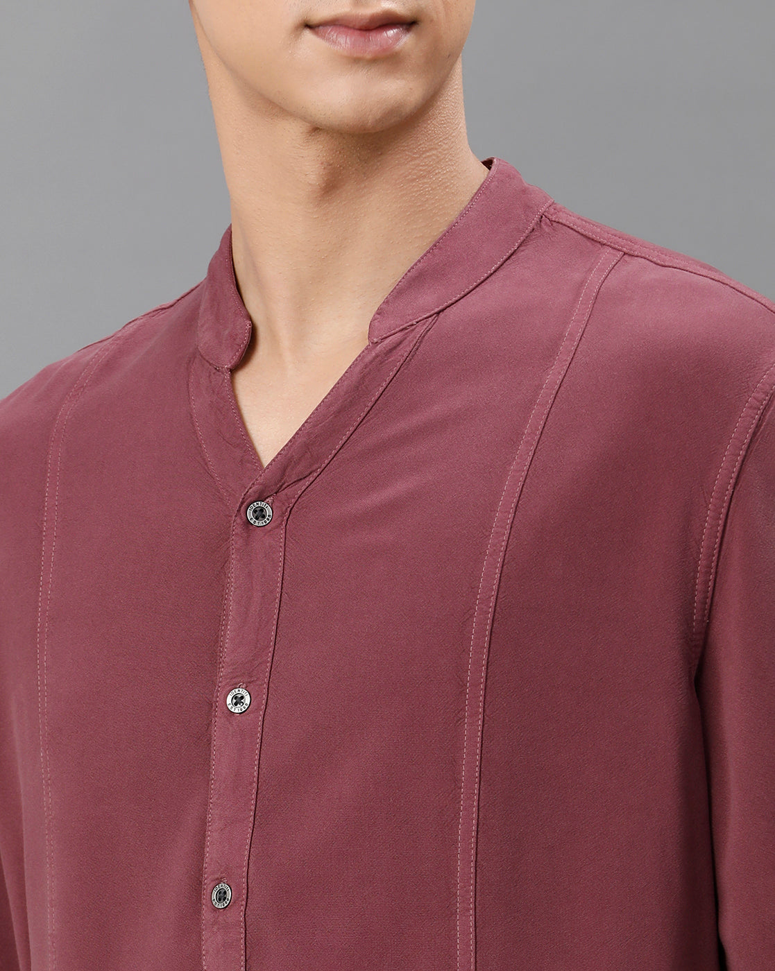 IDENTITI Men Slim Fit Mandarin Collar Solid Shirt In Onion.