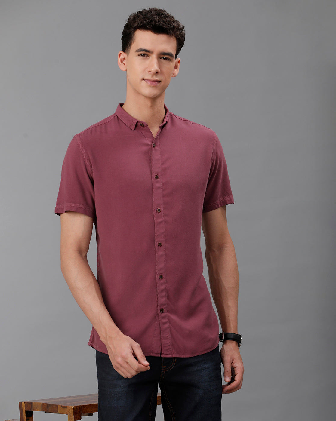 IDENTITI Men Slim Fit Short Collar Solid Shirt In Onion.