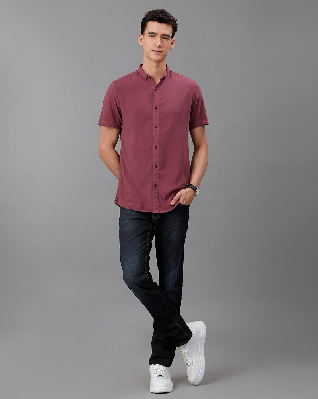 IDENTITI Men Slim Fit Short Collar Solid Shirt In Onion.