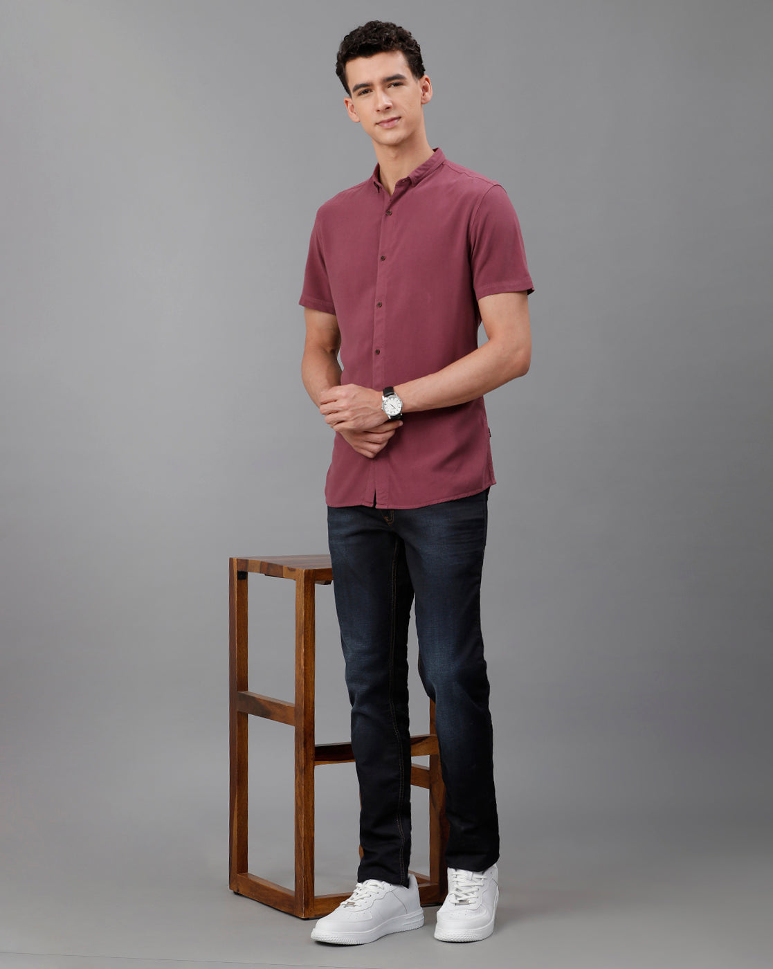 IDENTITI Men Slim Fit Short Collar Solid Shirt In Onion.