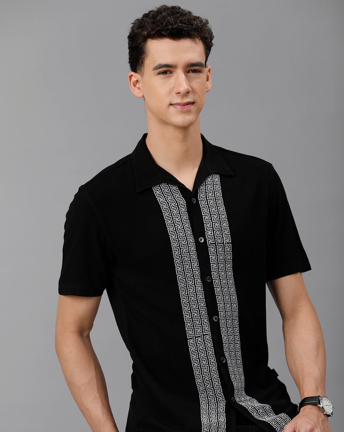 IDENTITI Men Slim Fit Cuban Collar Solid Shirt In Black.