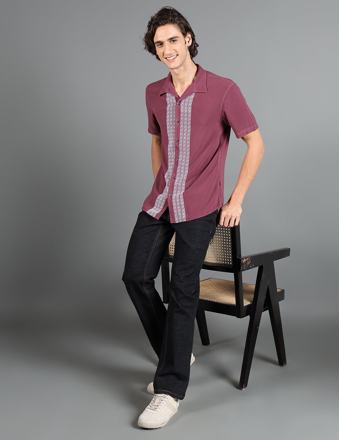 IDENTITI Men Slim Fit Cuban Collar Solid Shirt In Onion.