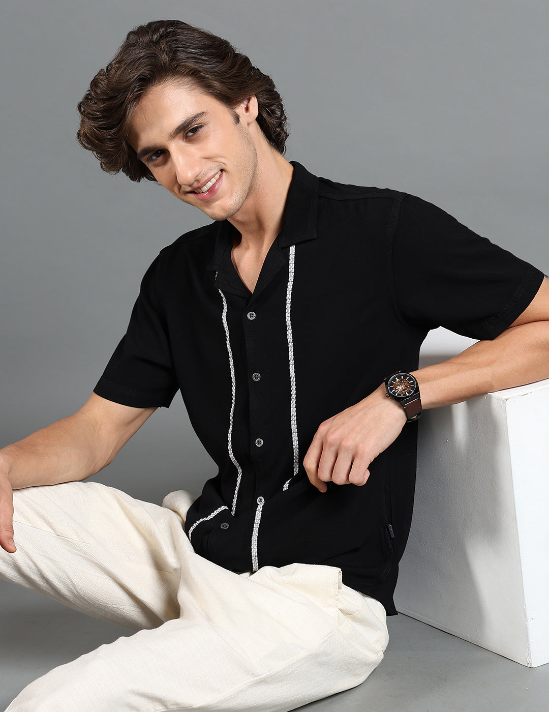 IDENTITI Men Slim Fit Cuban Collar Solid Shirt In Black.