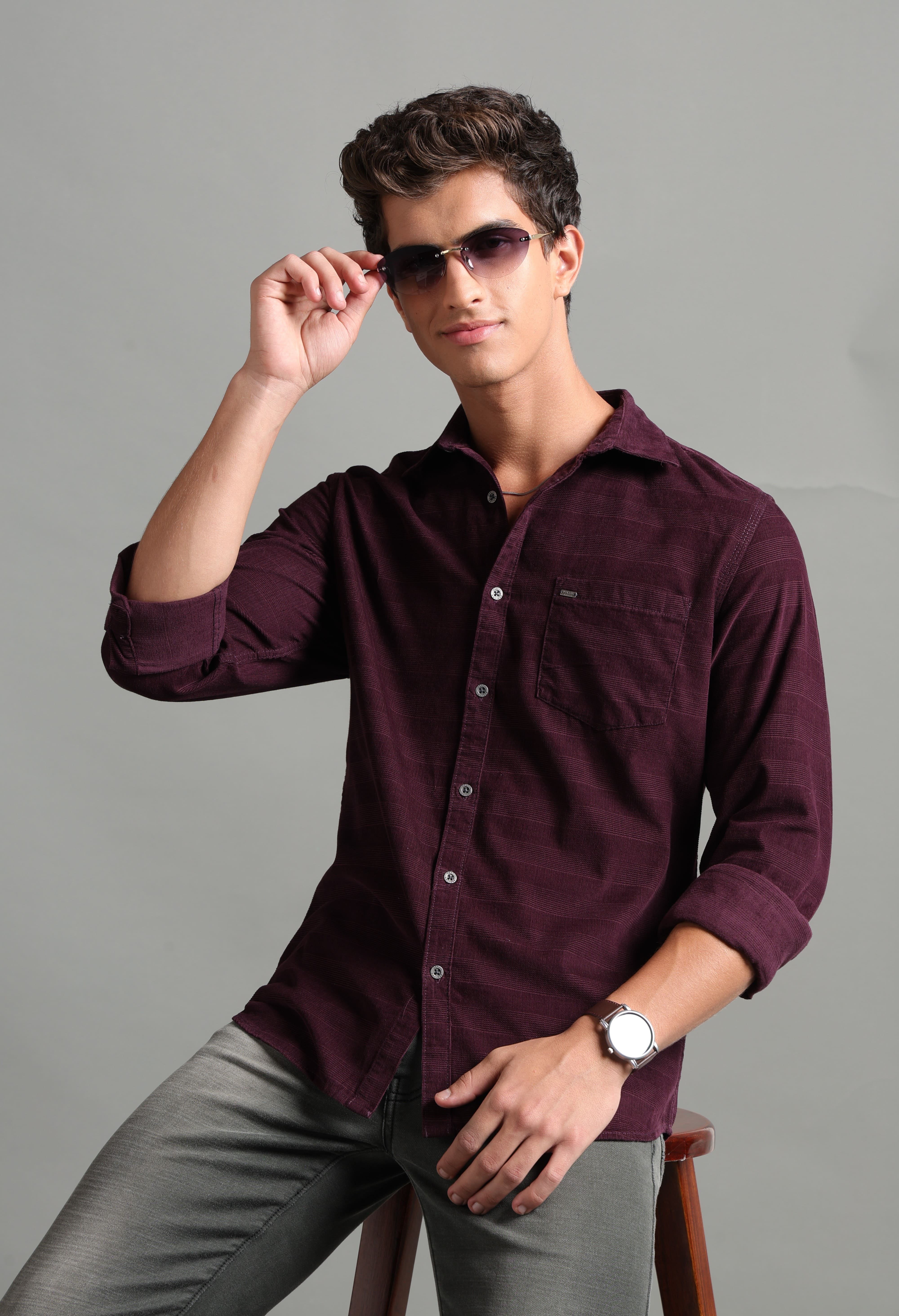 IDENTITI Men Slim Fit Regular Collar Solid Shirt In Wine.