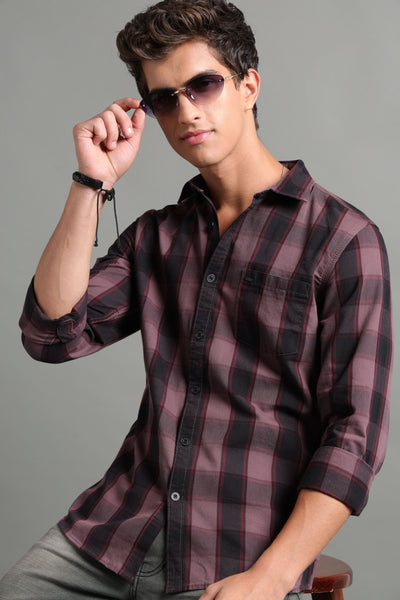IDENTITI Men Slim Fit Regular Collar Checks Shirt In Wine.