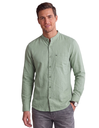 IDENTITI Men Slim Fit Mandarin Collar Solid Shirt In Pista Green.
