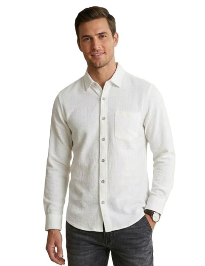 IDENTITI Men Slim Fit Spread Collar Solid Shirt In White.