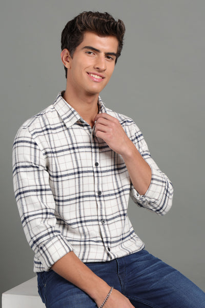 IDENTITI Men Slim Fit Regular Collar Checks Shirt In White.