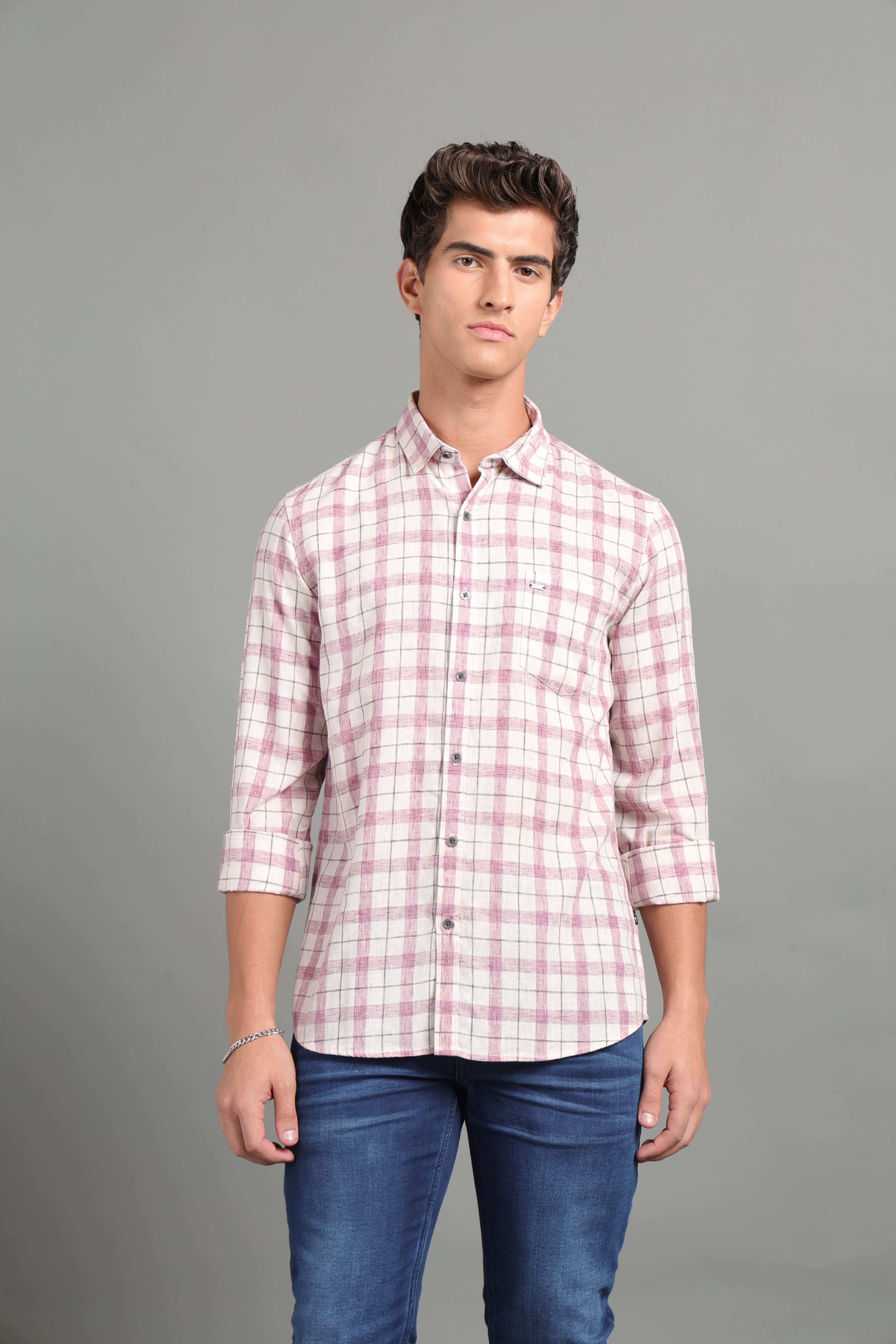 IDENTITI Men Slim Fit Regular Collar Checks Shirt In Purple.