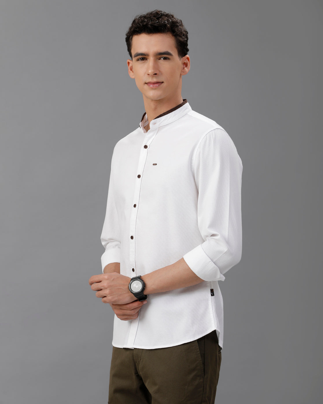 IDENTITI Men Slim Fit Mandarin Collar Solid Shirt In White.