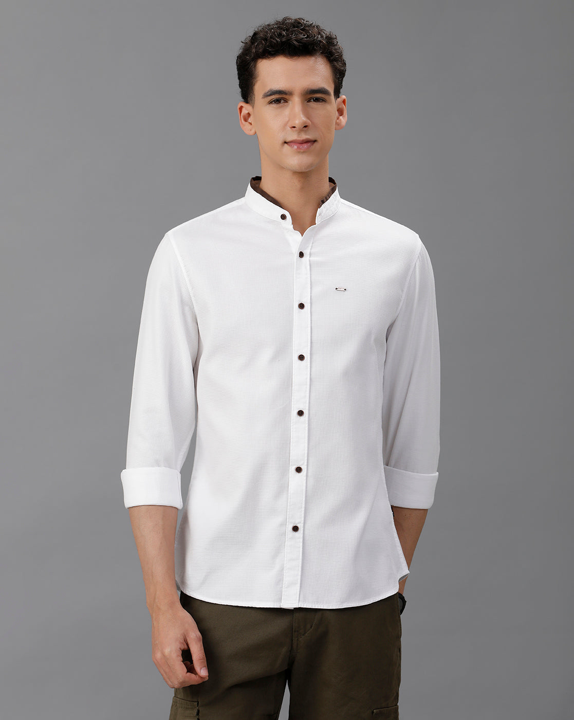 IDENTITI Men Slim Fit Mandarin Collar Solid Shirt In White.