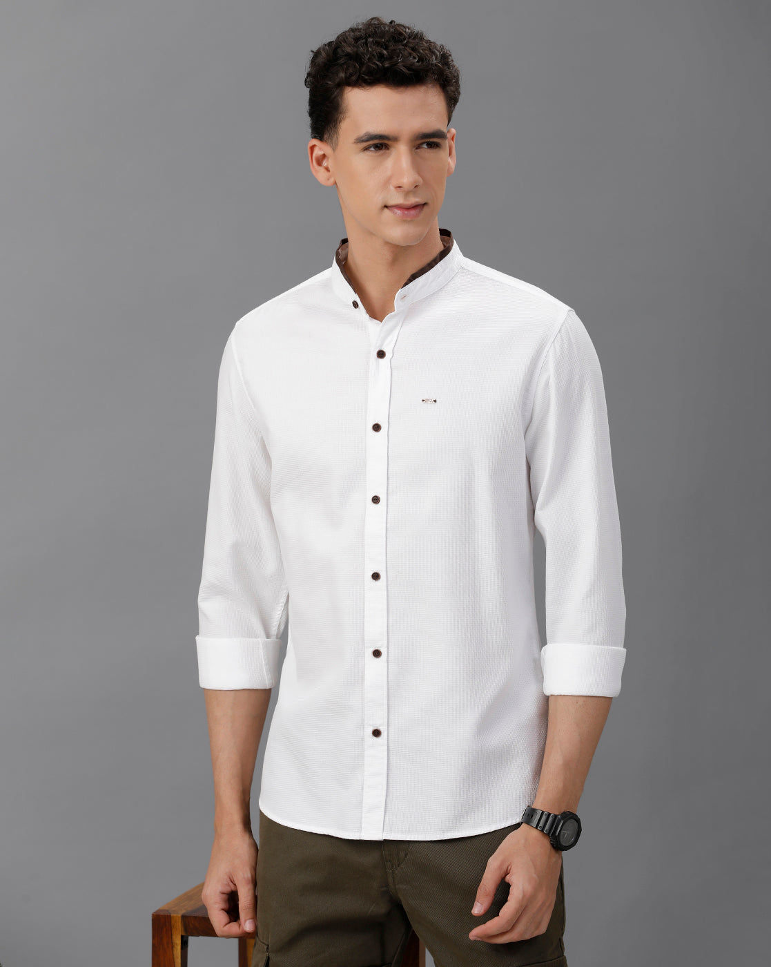 IDENTITI Men Slim Fit Mandarin Collar Solid Shirt In White.