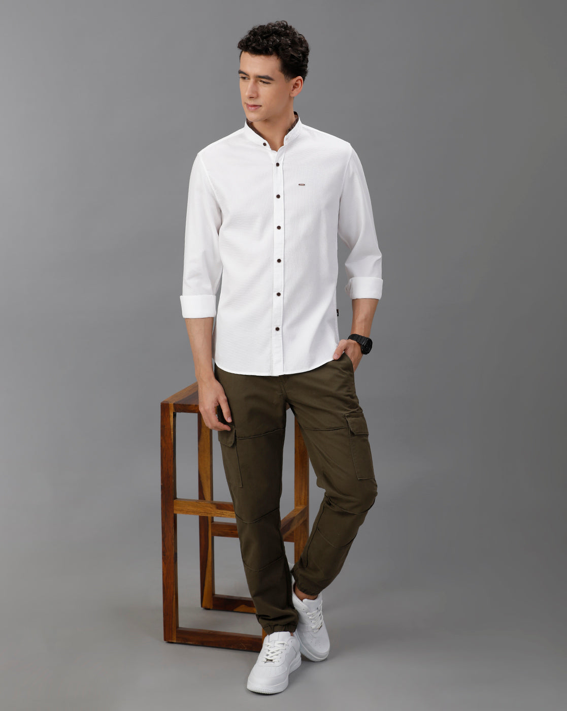 IDENTITI Men Slim Fit Mandarin Collar Solid Shirt In White.