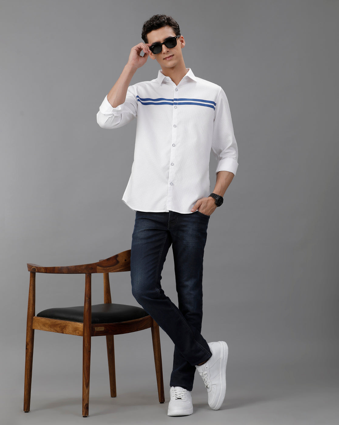 IDENTITI Men Slim Fit Regular Collar Printed Shirt In White.