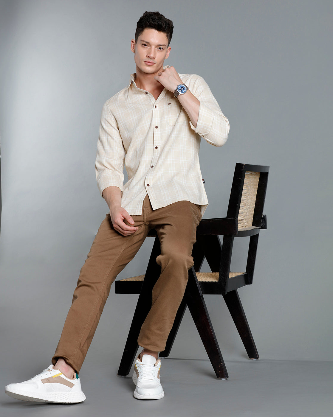 IDENTITI Men Slim Fit Regular Collar Checks Shirt In Beige