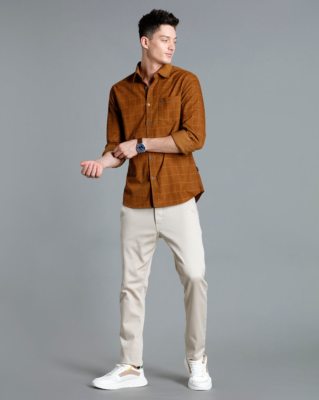 IDENTITI Men Slim Fit Regular Collar Checks Shirt In Khaki