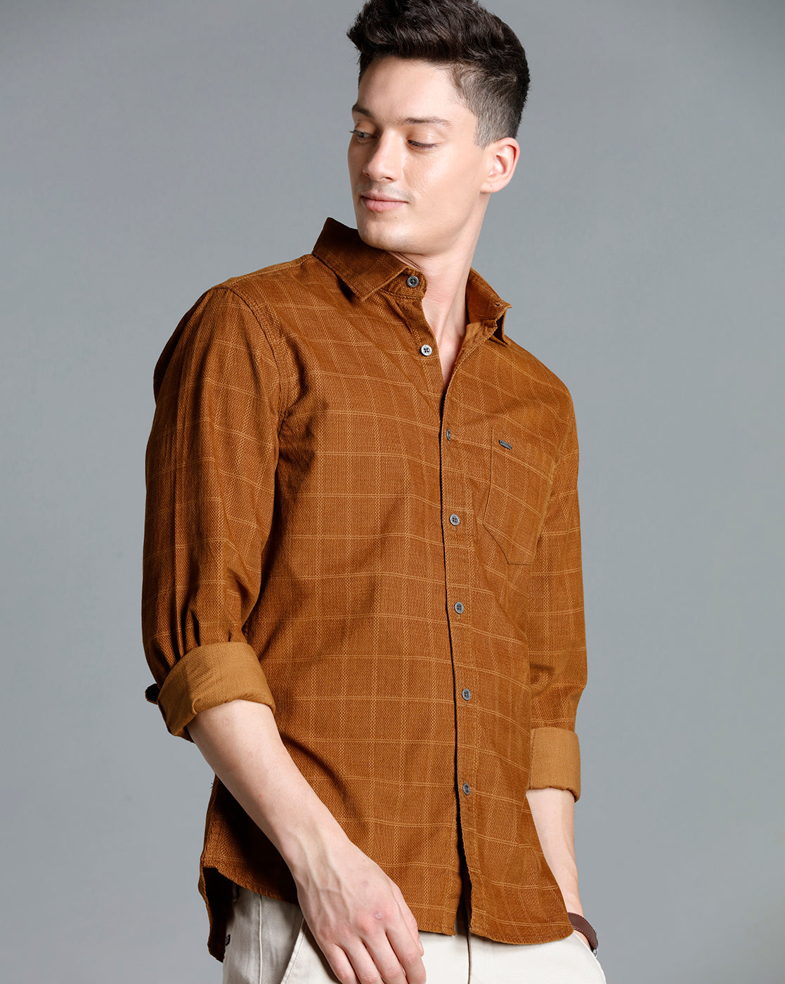 IDENTITI Men Slim Fit Regular Collar Checks Shirt In Khaki
