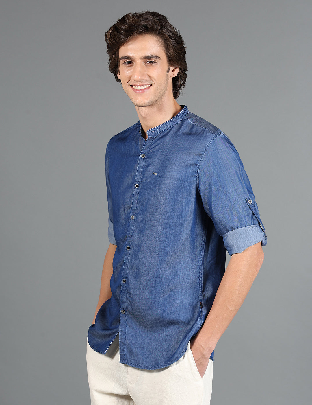 IDENTITI Men Slim Fit Mandarin Collar Solid Shirt In Blue.