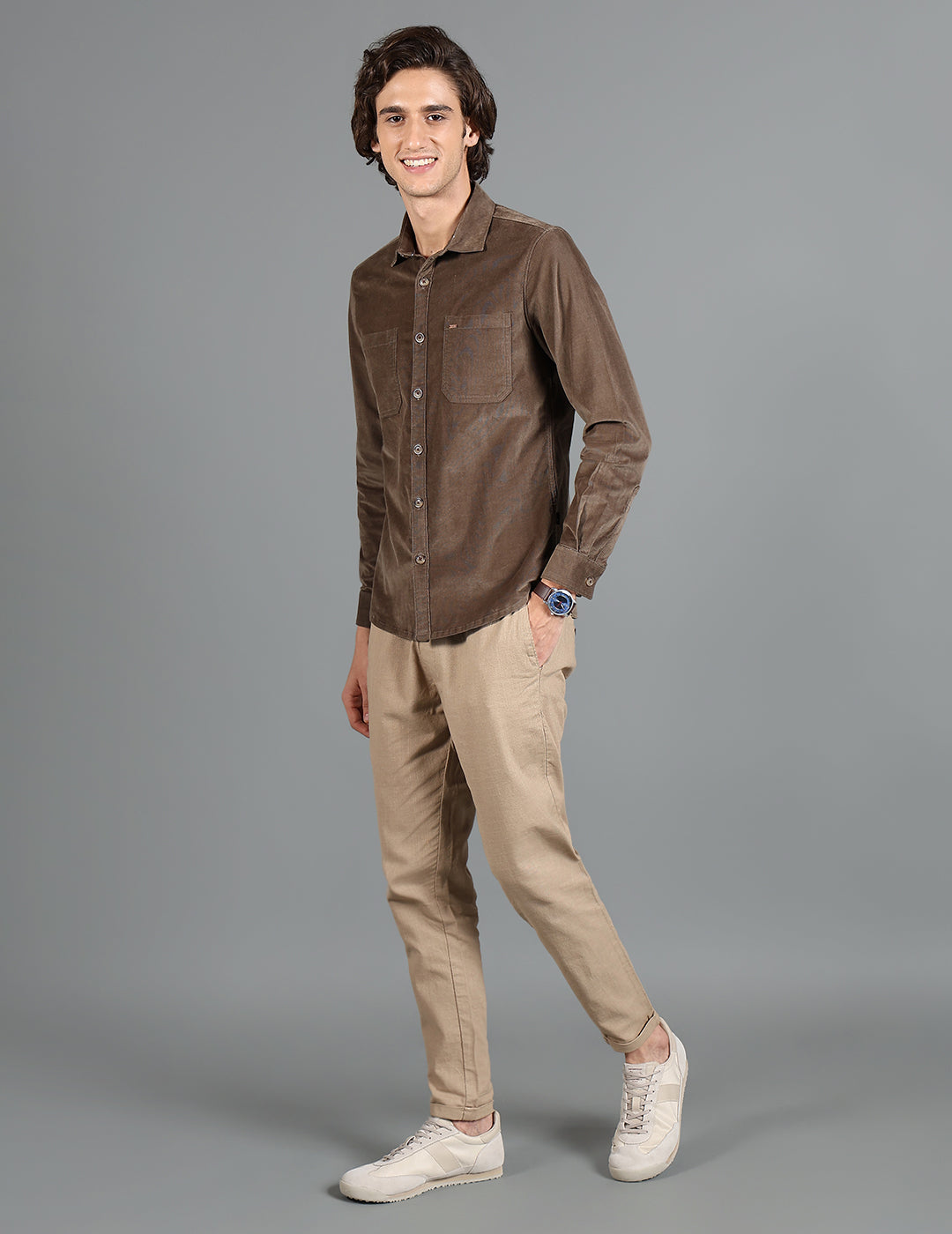 IDENTITI Men Slim Fit Regular Collar Solid Shirt In Olive Green.
