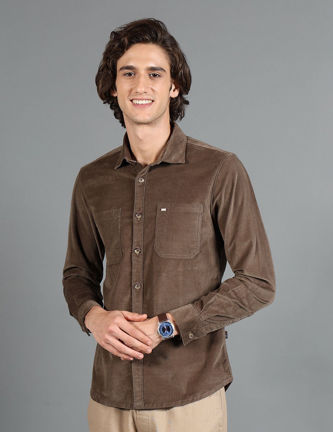 IDENTITI Men Slim Fit Regular Collar Solid Shirt In Olive Green.