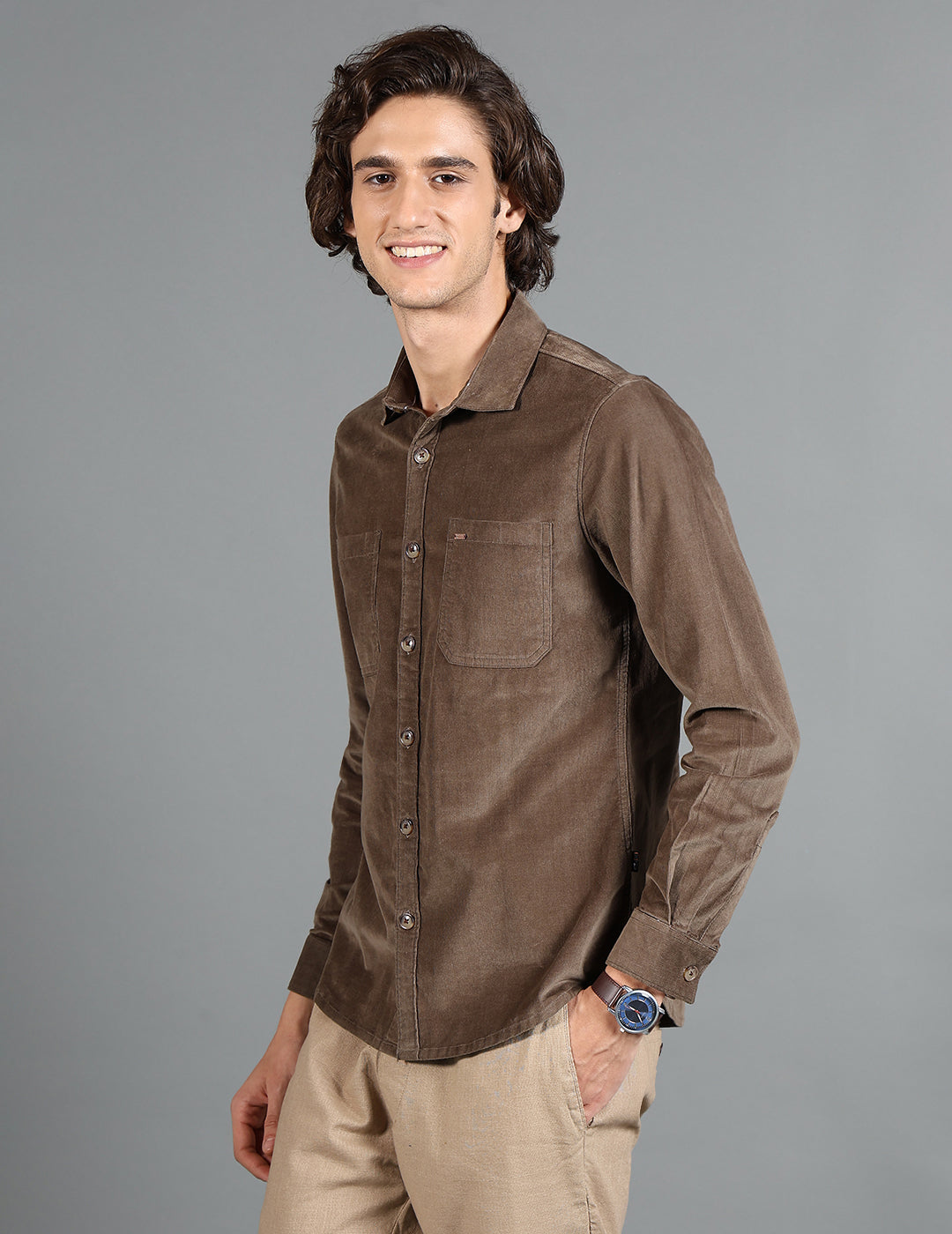 IDENTITI Men Slim Fit Regular Collar Solid Shirt In Olive Green.