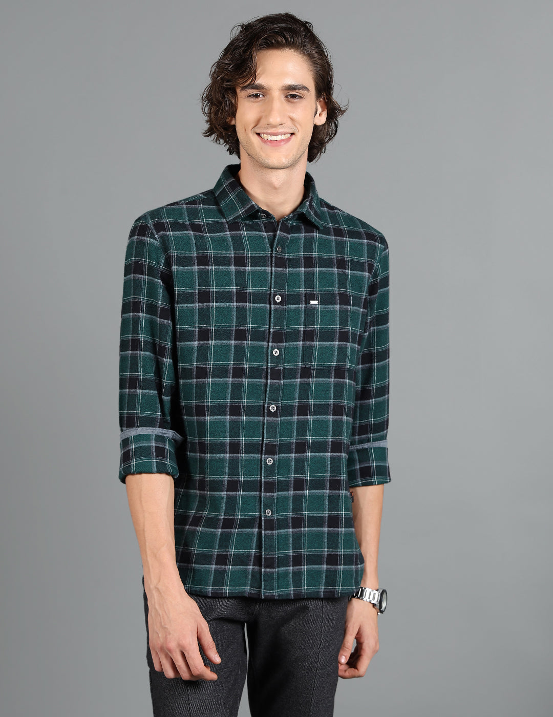 IDENTITI Men Slim Fit Regular Collar Checks Shirt In Green.