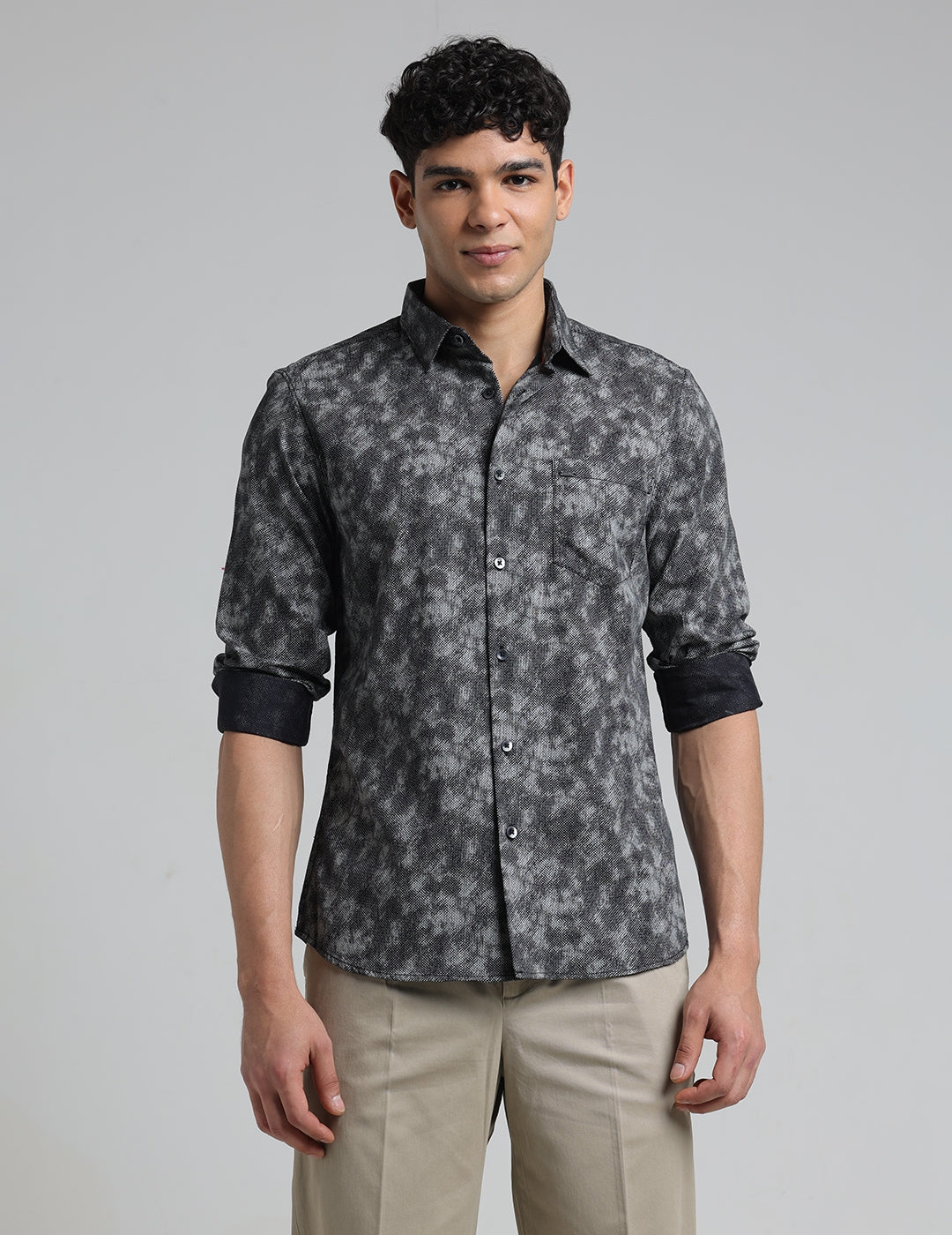 IDENTITI Men Slim Fit Regular Collar Printed Shirt In Black.