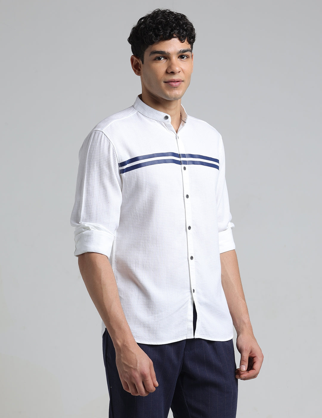 IDENTITI Men Slim Fit Mandarin Collar Printed Shirt In White.