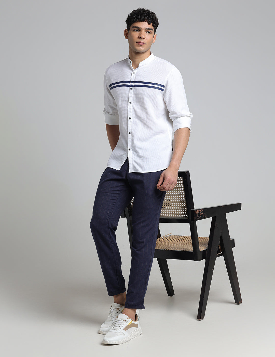 IDENTITI Men Slim Fit Mandarin Collar Printed Shirt In White.