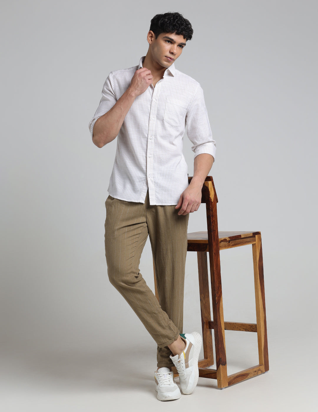 IDENTITI Men Slim Fit Cutaway Collar Striped Shirt In Beige.