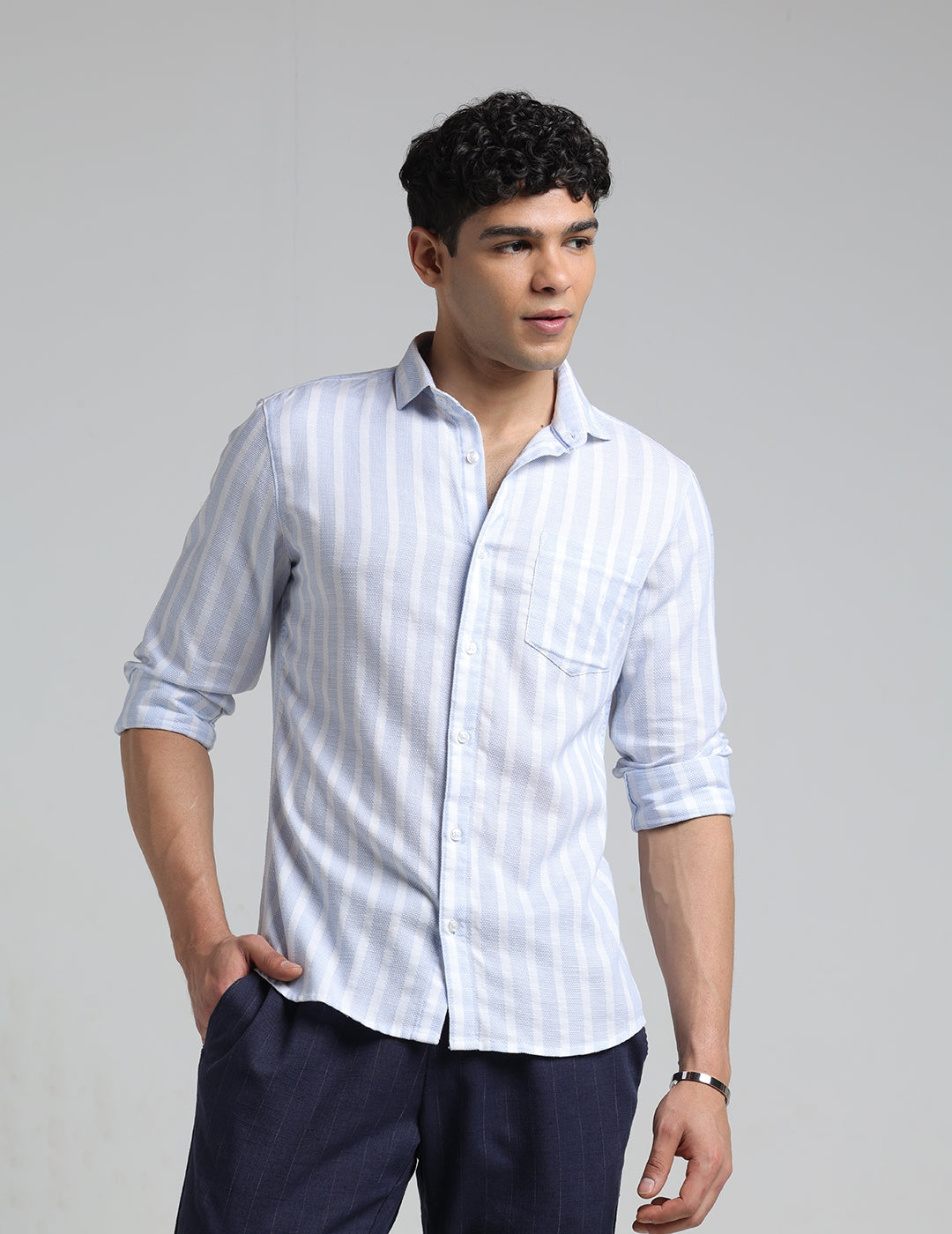 IDENTITI Men Slim Fit Cutaway Collar Stripe Shirt In Blue.