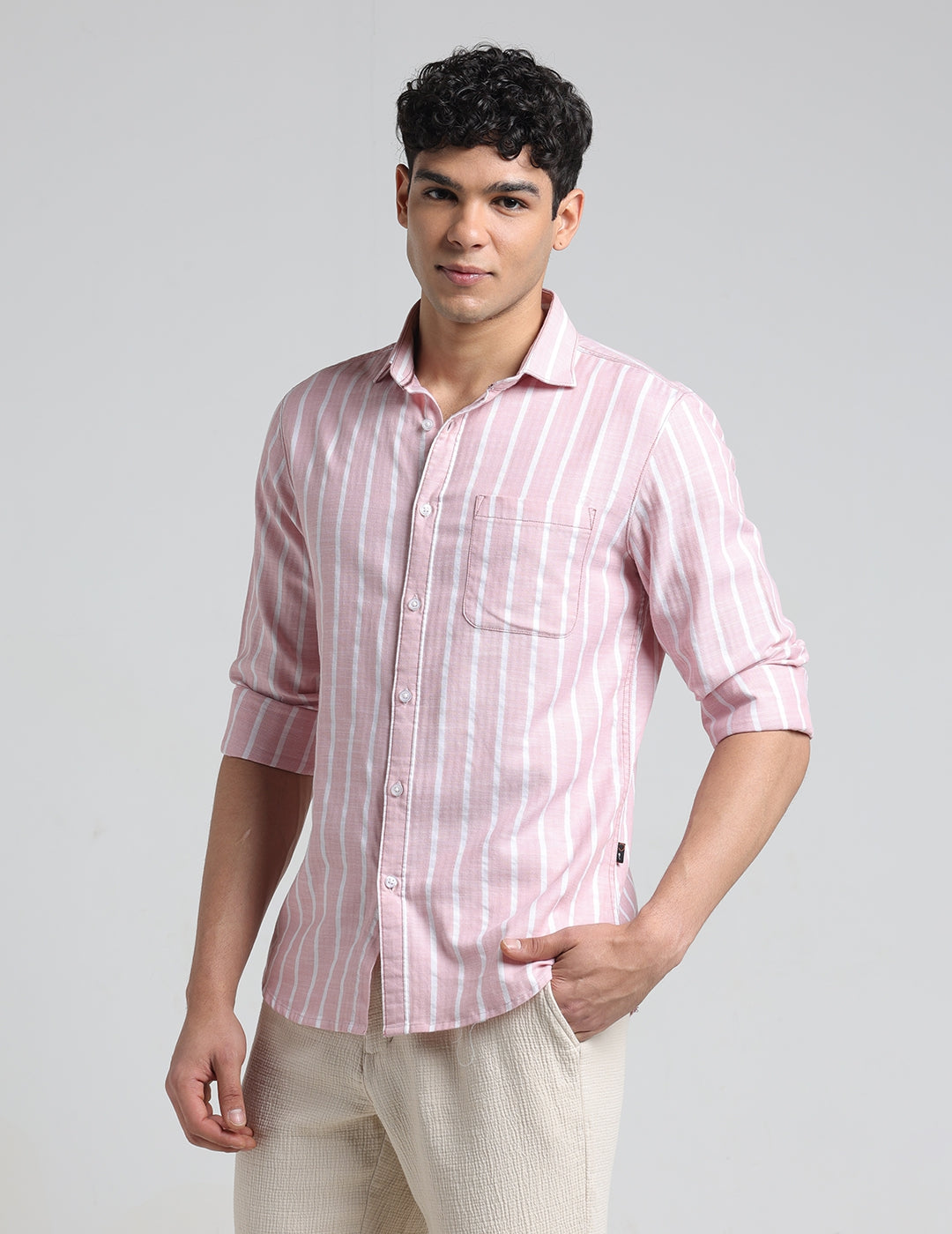 IDENTITI Men Slim Fit Cutaway Collar Striped Shirt In Pink.