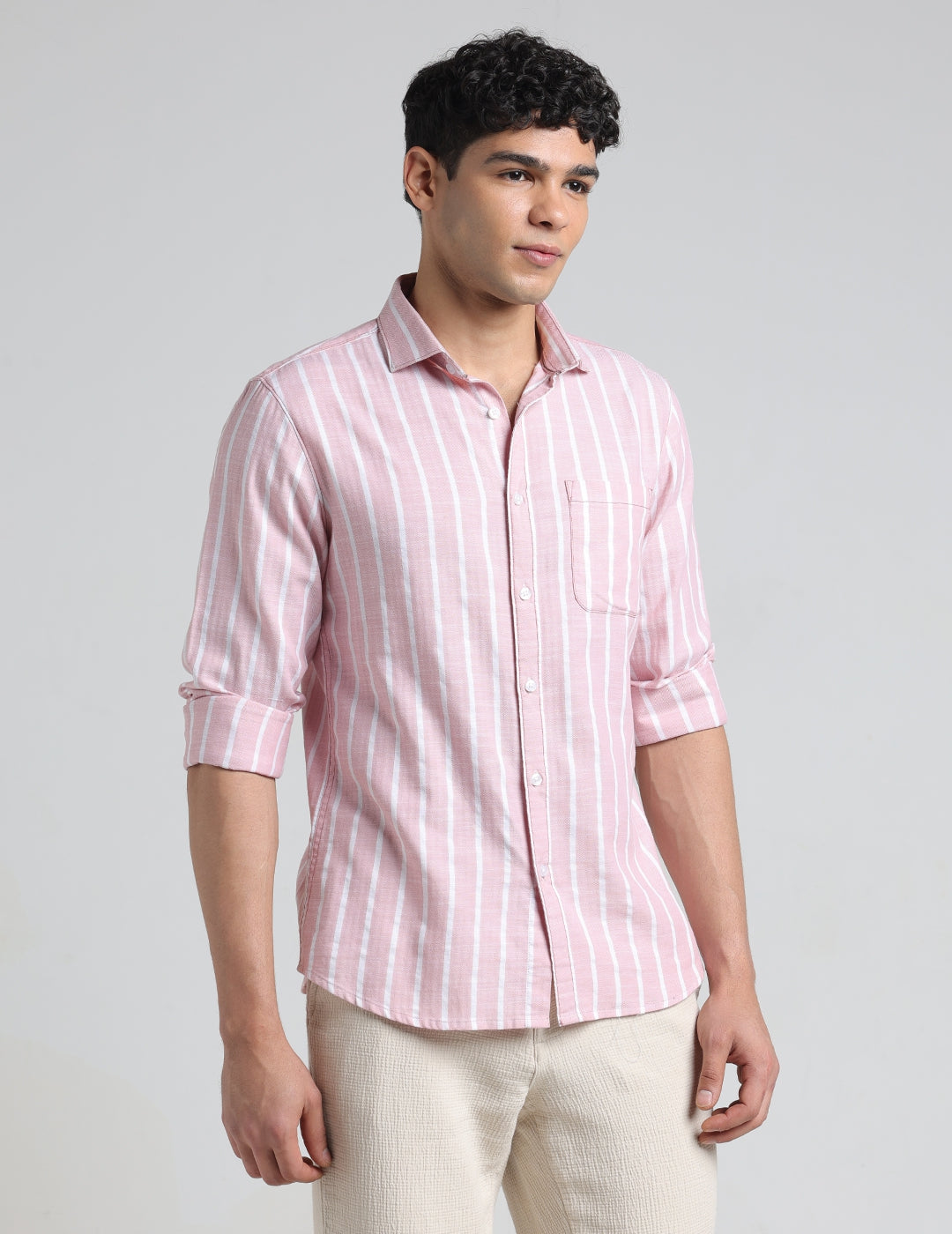 IDENTITI Men Slim Fit Cutaway Collar Striped Shirt In Pink.