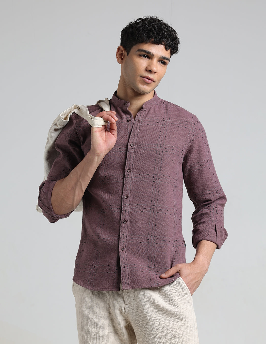 IDENTITI Men Slim Fit Mandarin Collar Checks Shirt In Onion.