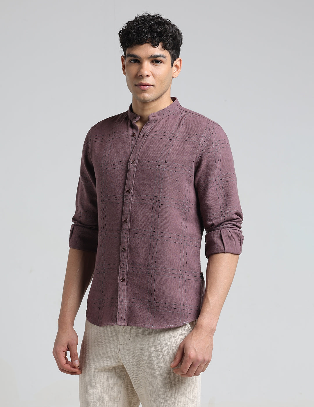 IDENTITI Men Slim Fit Mandarin Collar Checks Shirt In Onion.