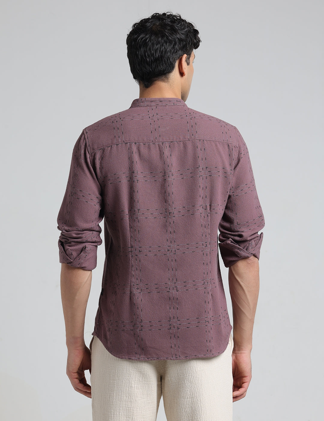 IDENTITI Men Slim Fit Mandarin Collar Checks Shirt In Onion.