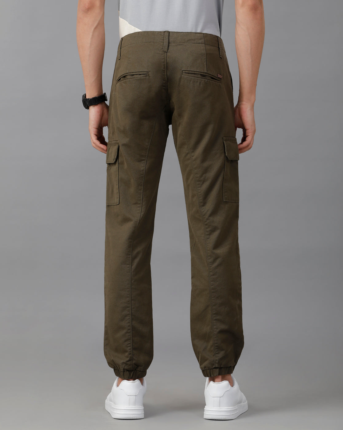 IDENTITI Men Slim Fit Cargo Jogger In Olive.