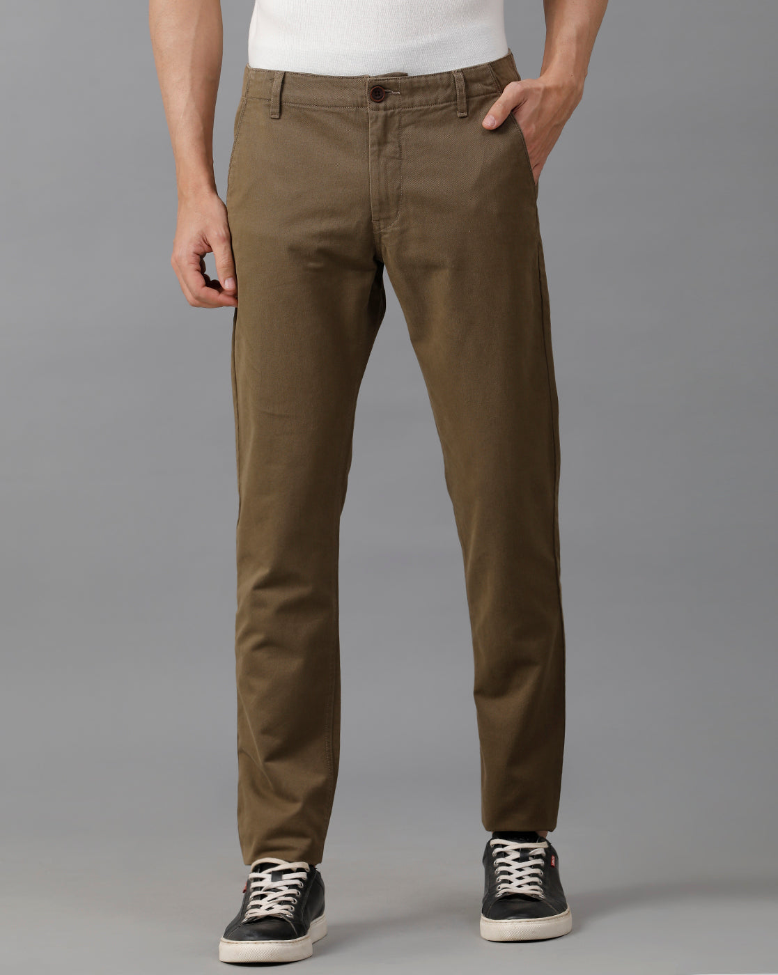 IDENTITI Men Slim Fit Cargo Jogger In Brown.