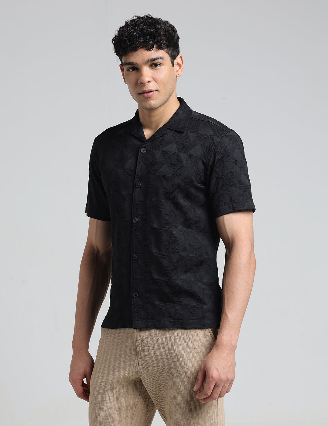 IDENTITI Men Slim Fit Lapel Collar Solid Shirt In Black.