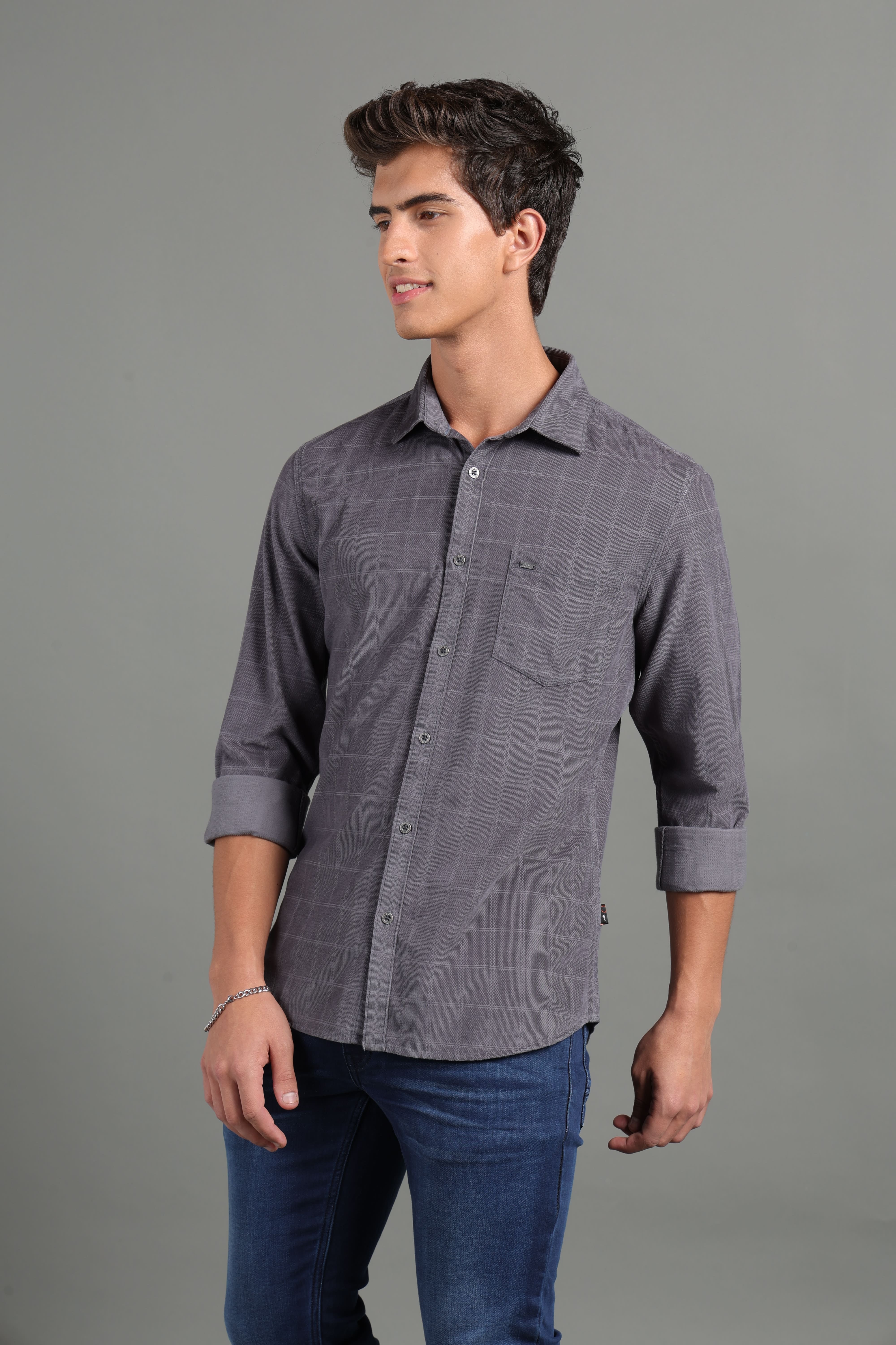 IDENTITI Men Slim Fit Regular Collar Solid Shirt In Grey.