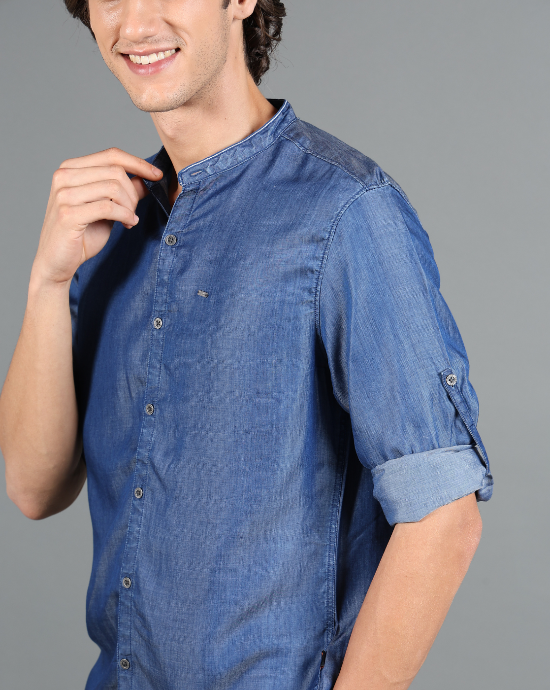 IDENTITI Men Slim Fit Mandarin Collar Solid Shirt In Blue.