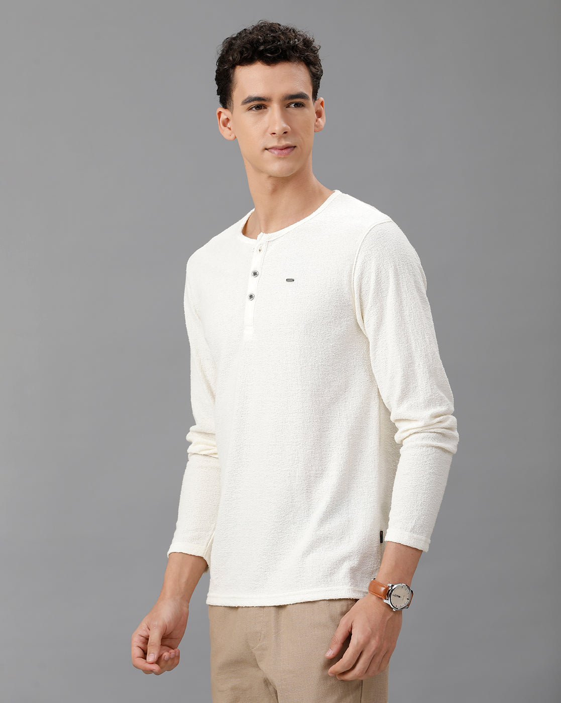 IDENTITI Men Slim Fit Round Neck Solid T-Shirt In Ecru.