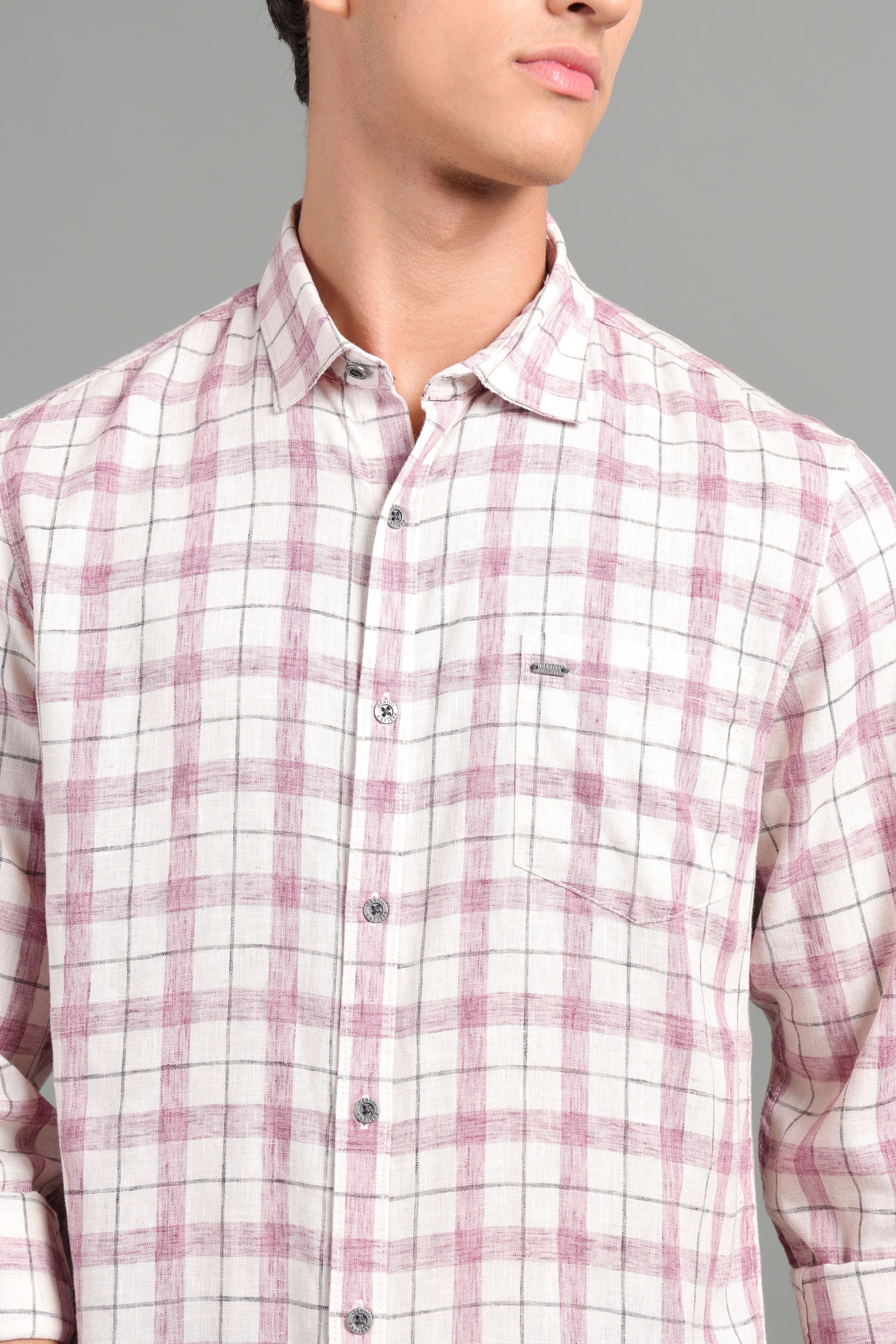 IDENTITI Men Slim Fit Regular Collar Checks Shirt In Purple.