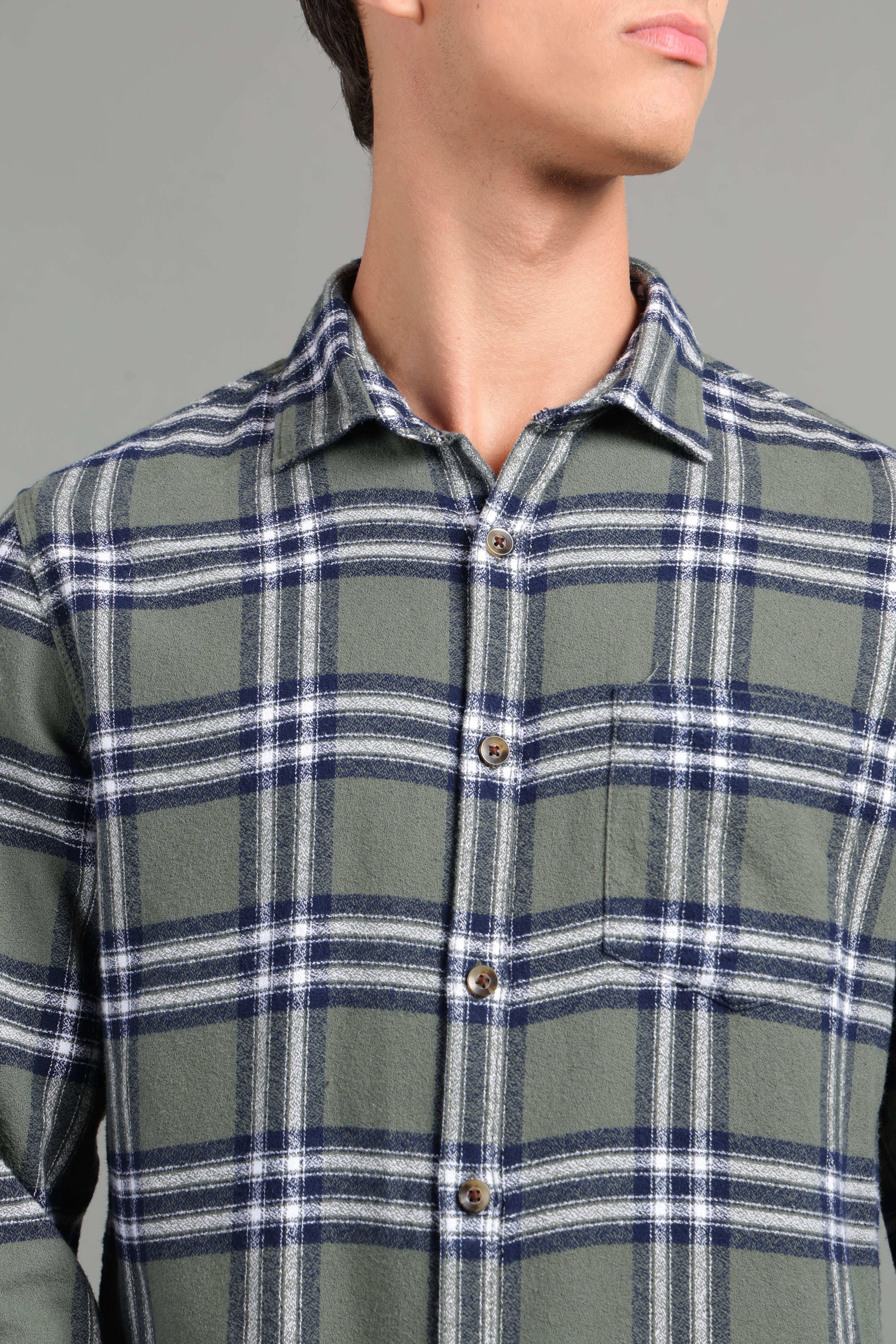IDENTITI Men Slim Fit Regular Collar Checks Shirt In Green.