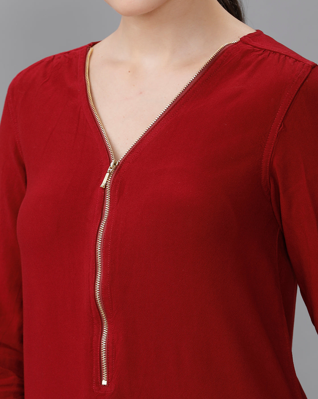 Identiti Women Solid Indo Western top with zipper detailing - Maroon.