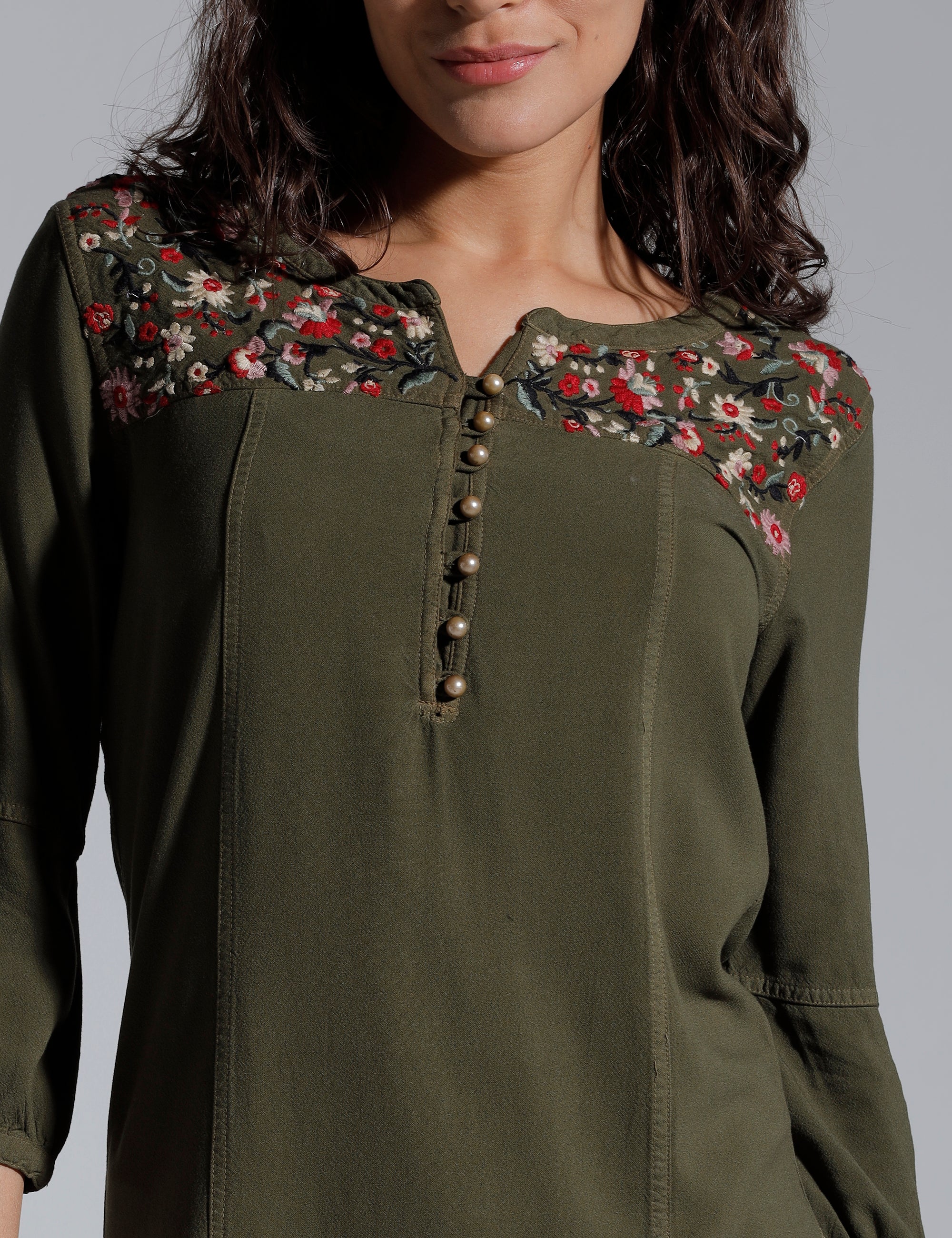 Identiti Women Solid Indo Western Embroidered Long Line Tunic